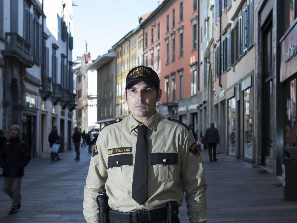 Equipaggiamento guardia giurata, tutti i dispositivi per garantire sicurezza